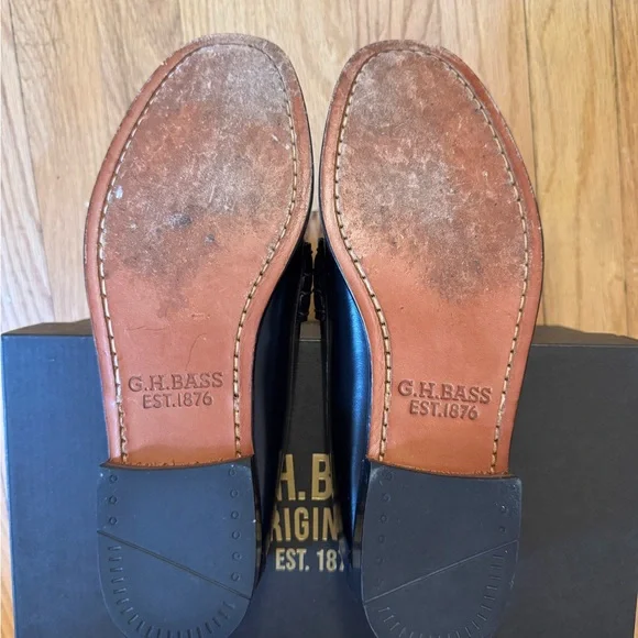 G.H. Bass & Co. Larson Weejuns Classic Black Leather Loafers - Picture 7 of 8